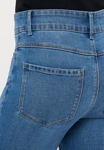 Клешеные джинсы