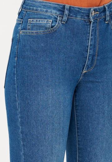 Узкие джинсы