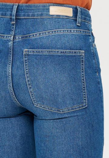 Узкие джинсы