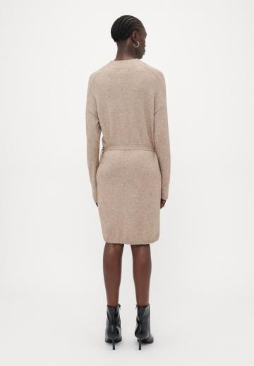 Вязаное платье