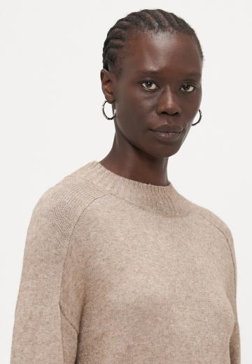 Вязаное платье