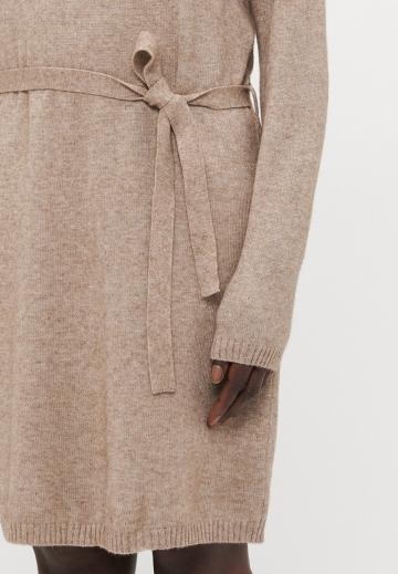 Вязаное платье