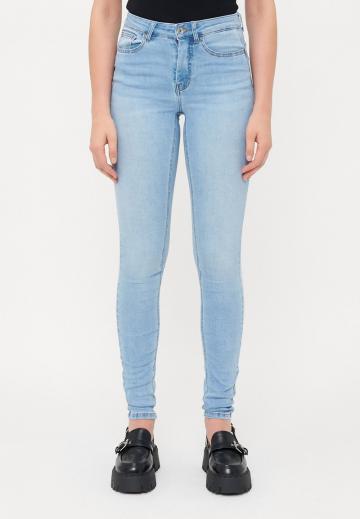Узкие джинсы
