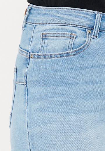 Узкие джинсы