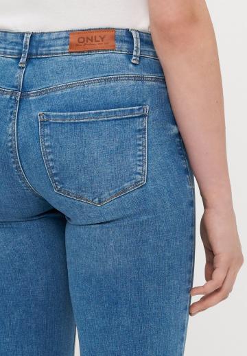 Клешеные джинсы