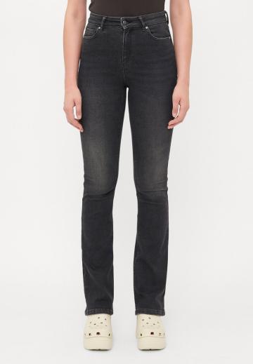 Клешеные джинсы