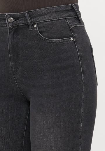 Клешеные джинсы