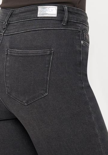 Клешеные джинсы