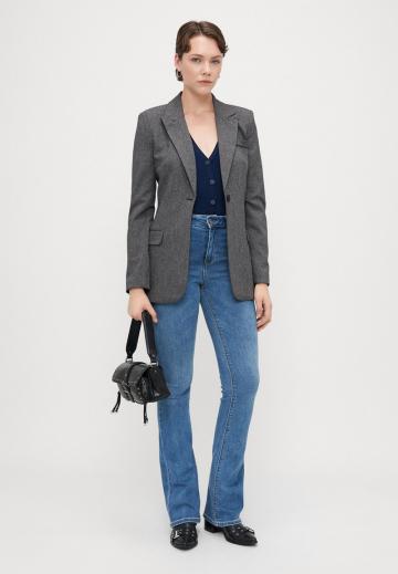 Клешеные джинсы