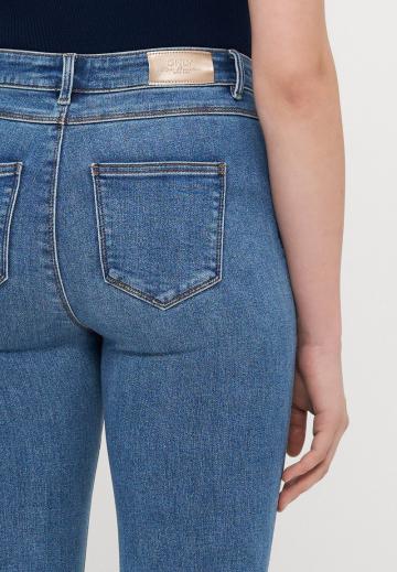 Клешеные джинсы