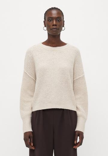 Пуловер в полоску