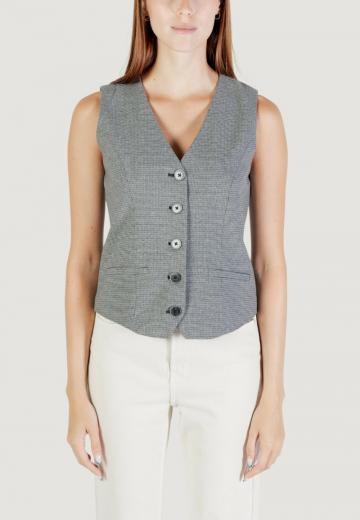 Джинсовая жилетка