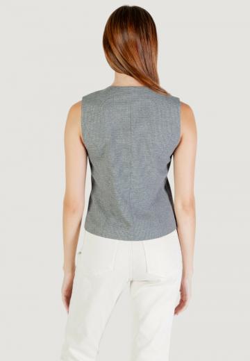 Джинсовая жилетка