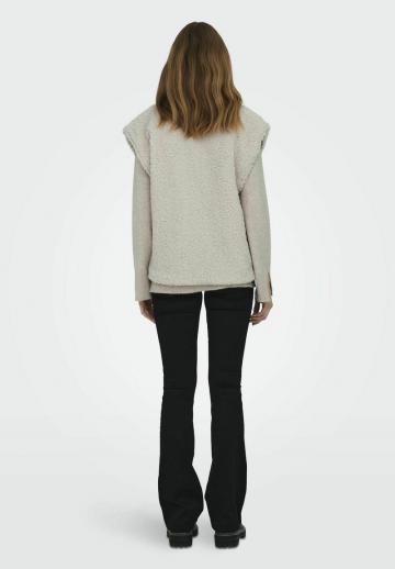 Пуховой жилет