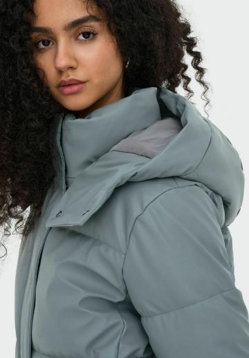 Зимняя куртка