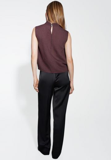 Блузка без рукавов