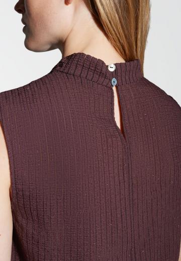 Блузка без рукавов