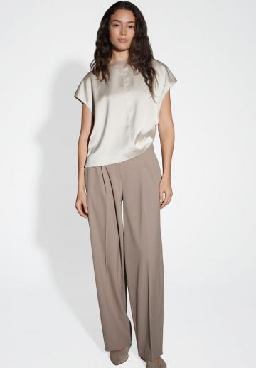 Атласная блузка