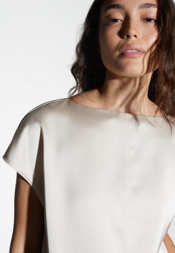 Атласная блузка