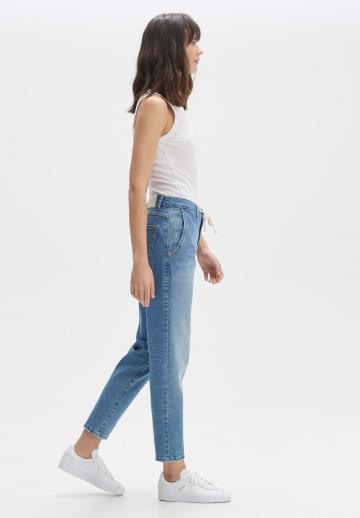 Короткие джинсы