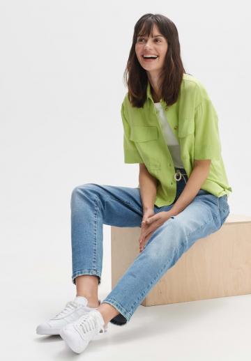 Короткие джинсы