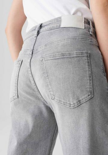 Прямые джинсы