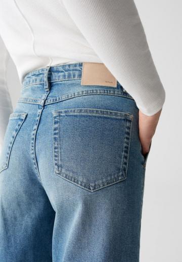 Короткие джинсы