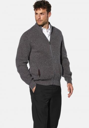 Вязаная кофта