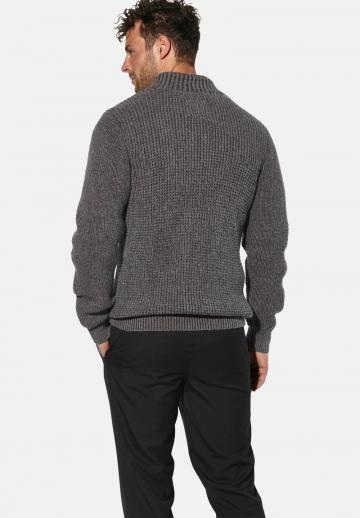 Вязаная кофта