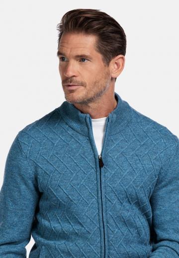 Вязаная кофта