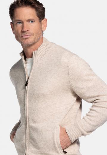 Вязаная кофта