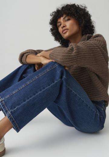 Прямые джинсы