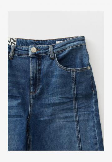 Прямые джинсы