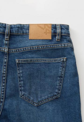 Прямые джинсы