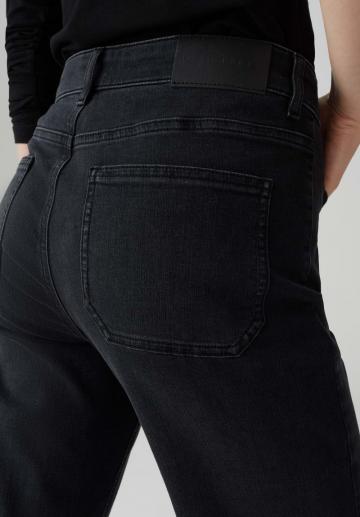 Клешеные джинсы