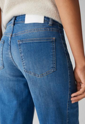 Короткие джинсы