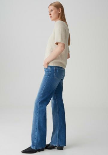 Прямые джинсы