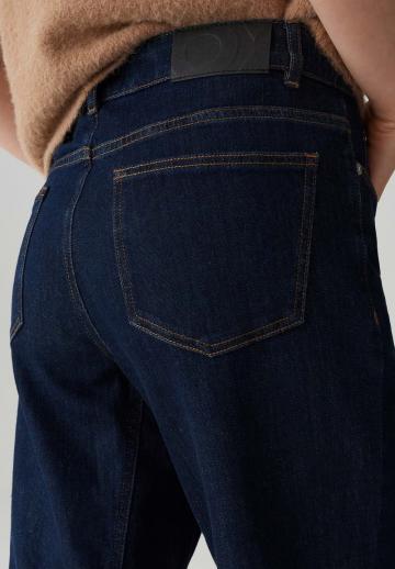 Короткие джинсы