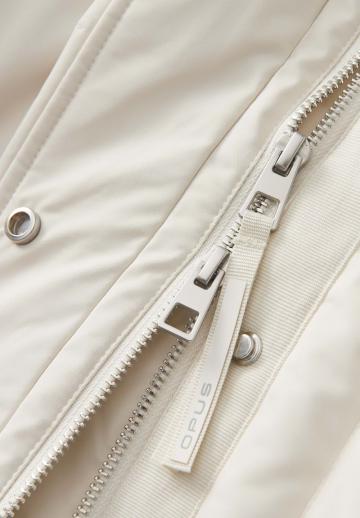 Длинный жилет