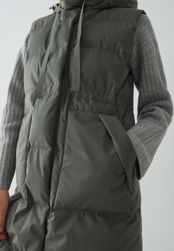 Длинный жилет