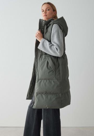 Длинный жилет