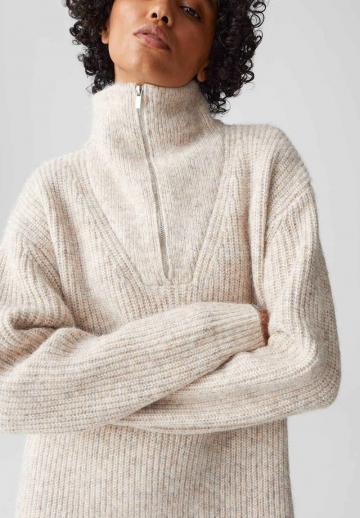 Вязаное платье