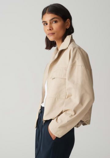 Куртка с накладнымит карманами