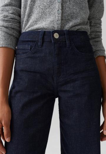 Короткие джинсы