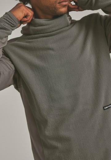 Спортивная кофта