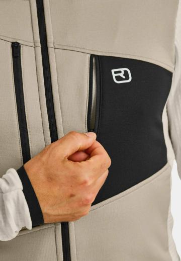 Спортивная кофта