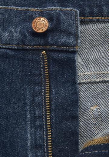 Узкие джинсы