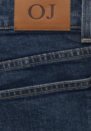 Узкие джинсы