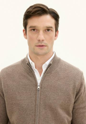 Вязаная кофта