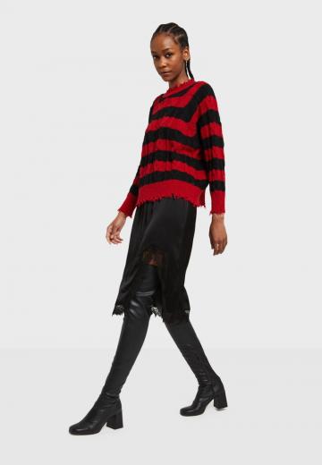 Пуловер в полоску